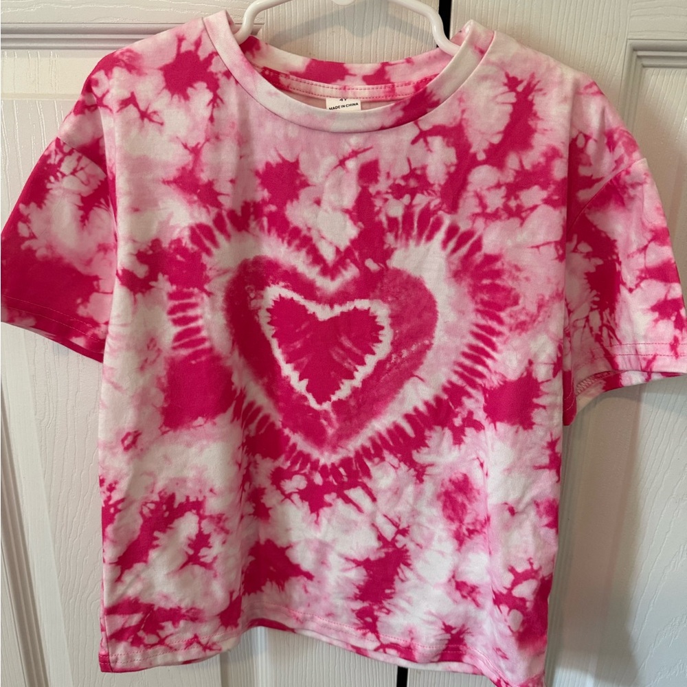 SHEIN Pink and White Heart Tie-Dye Short Sleeve Tee